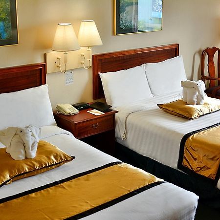 Days Hotel By Wyndham Batangas Luaran gambar