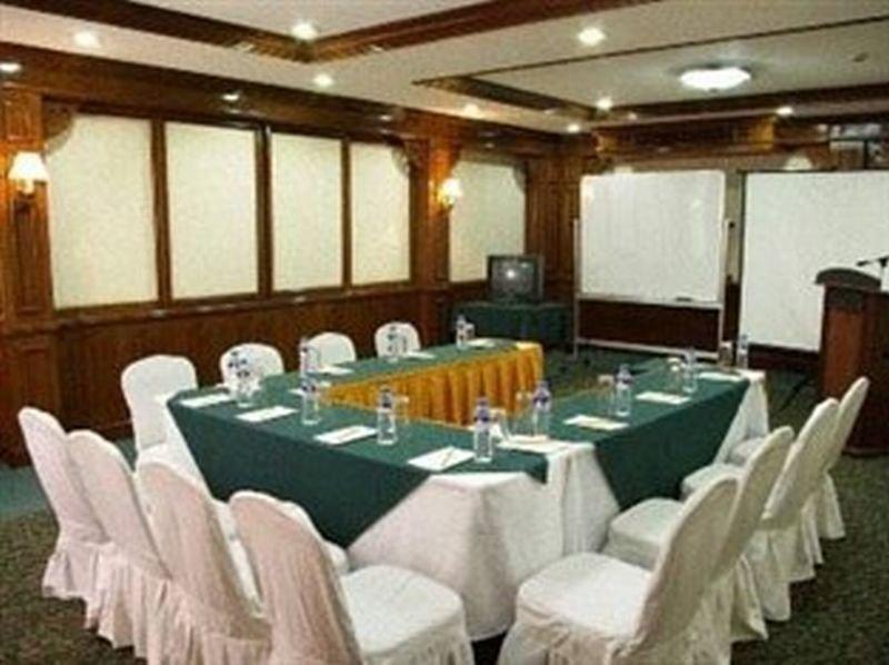 Days Hotel By Wyndham Batangas Luaran gambar