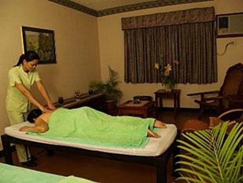 Days Hotel By Wyndham Batangas Luaran gambar