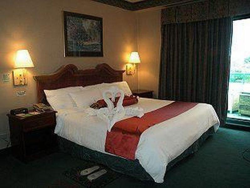 Days Hotel By Wyndham Batangas Luaran gambar