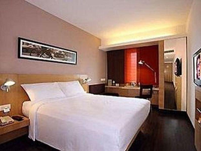 Days Hotel By Wyndham Batangas Luaran gambar