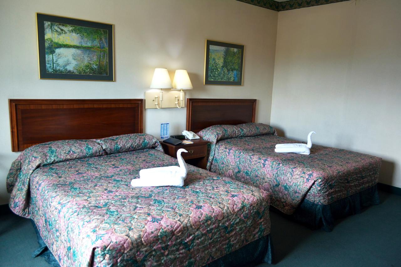 Days Hotel By Wyndham Batangas Luaran gambar