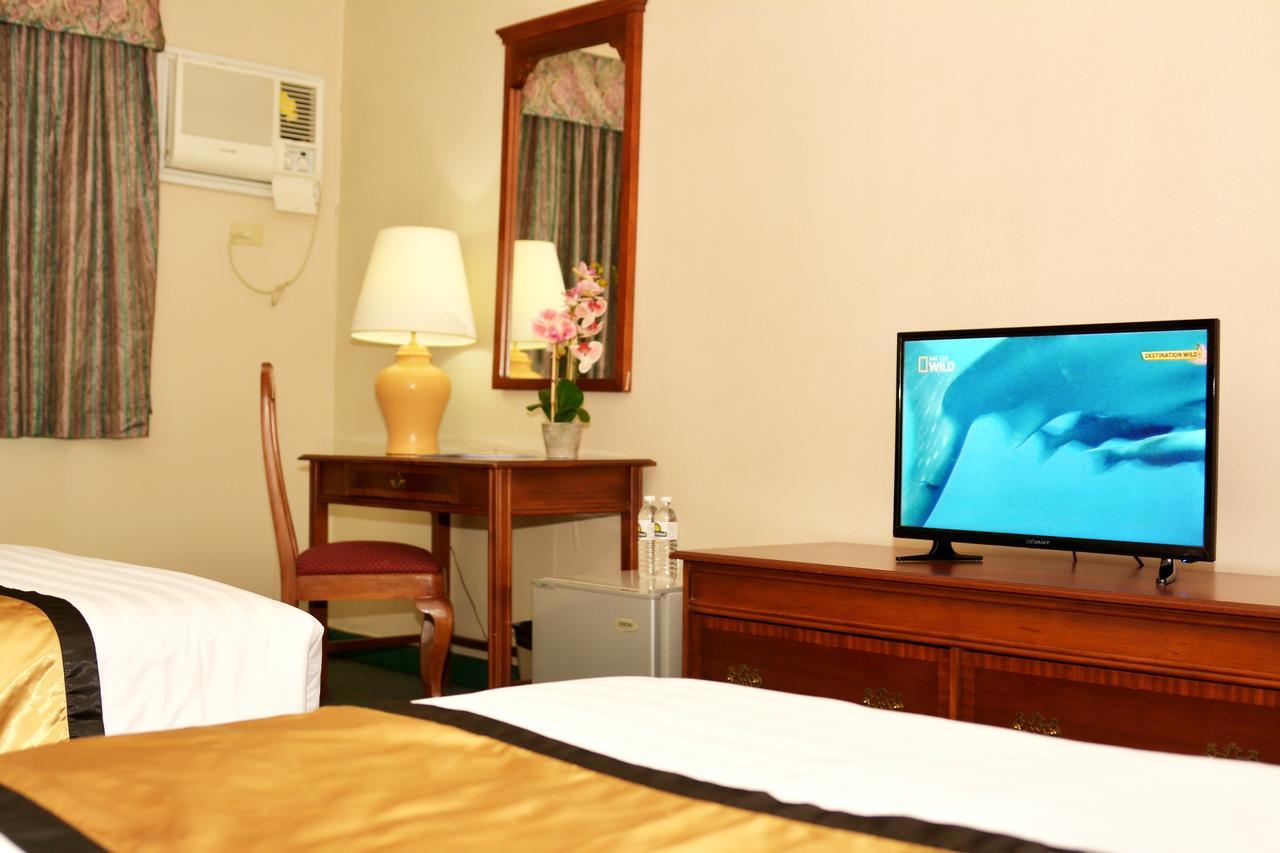 Days Hotel By Wyndham Batangas Luaran gambar