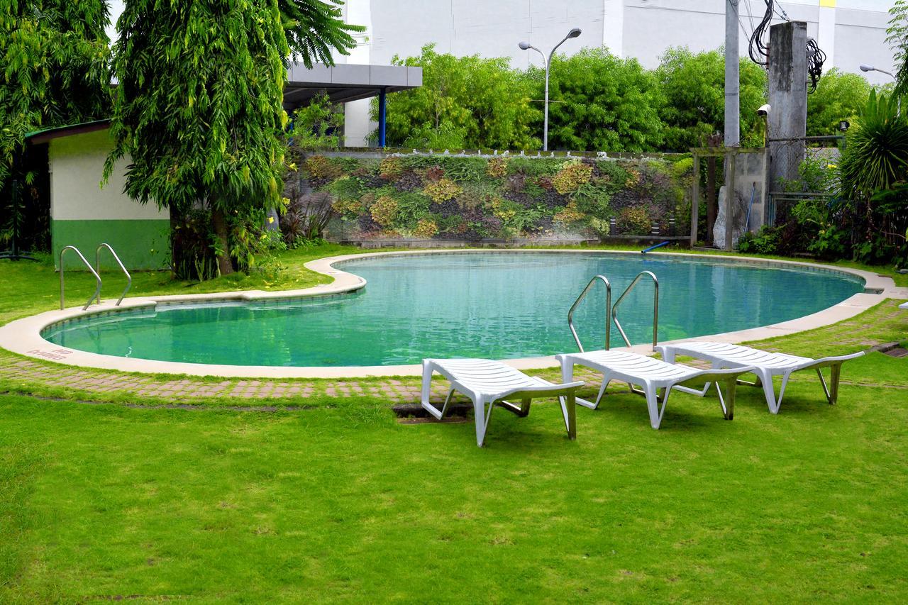 Days Hotel By Wyndham Batangas Luaran gambar