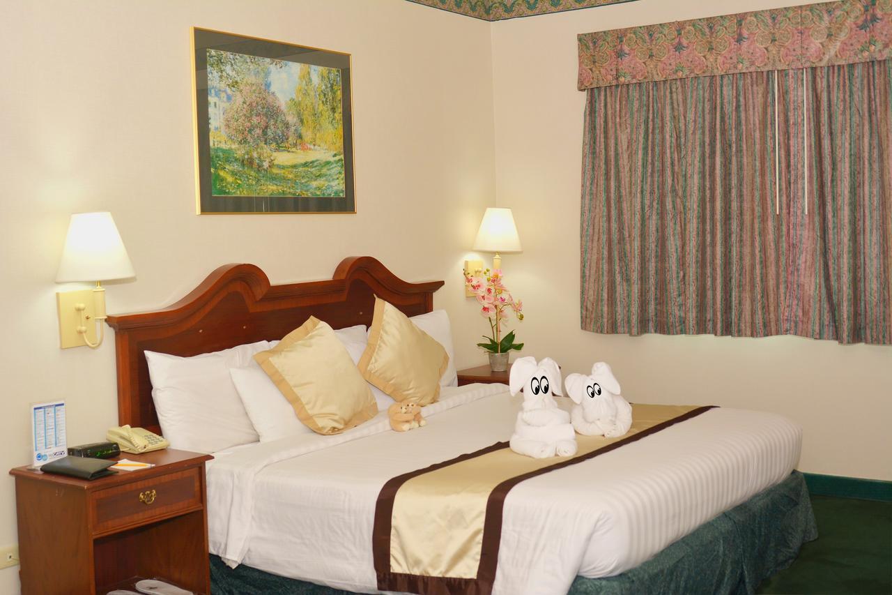 Days Hotel By Wyndham Batangas Luaran gambar